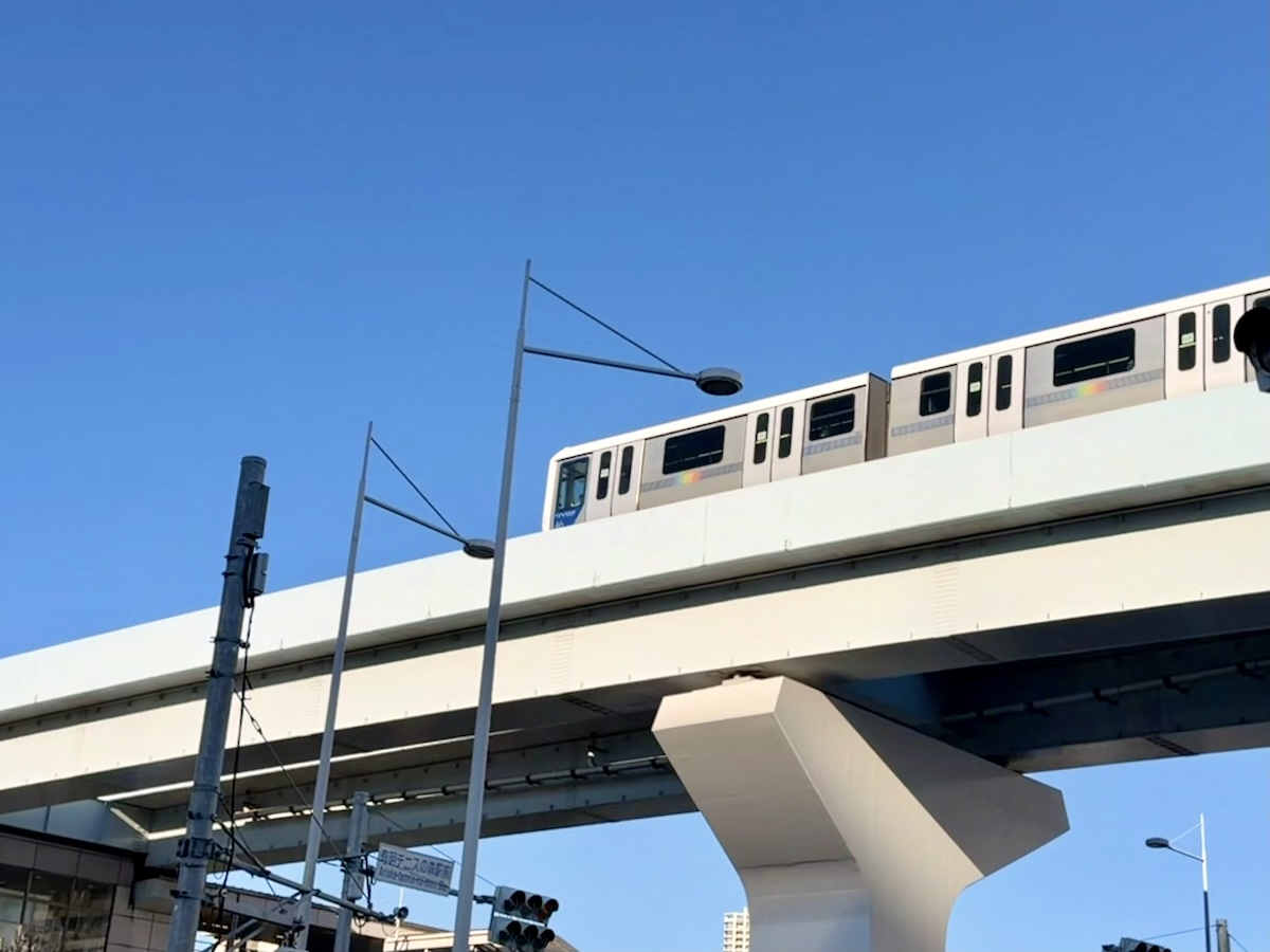 有明を通る駅、バスなどの路線