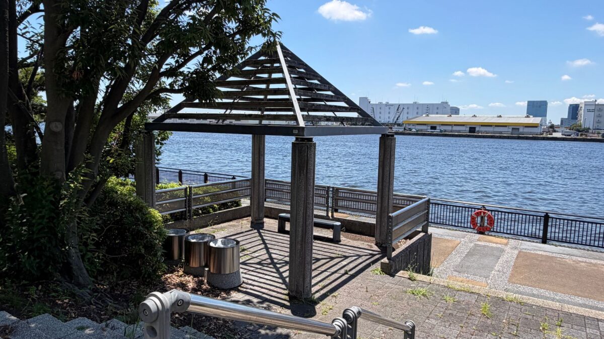 有明西ふ頭公園を歩いてみました｜船・飛行機好き必見！ビッグサイト隣の穴場