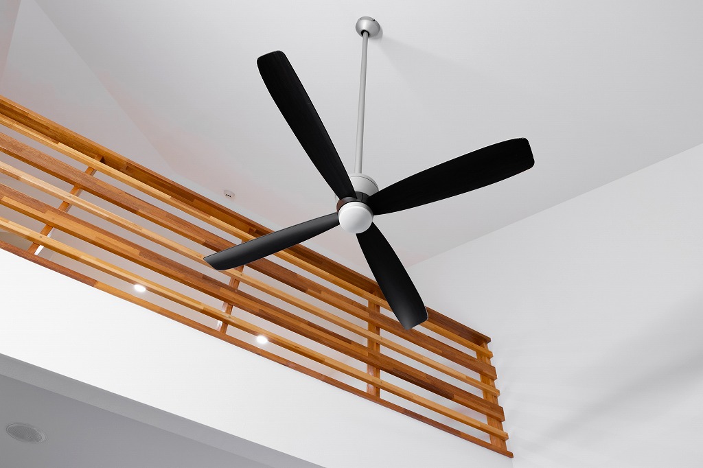 シーリングファンのある吹き抜け