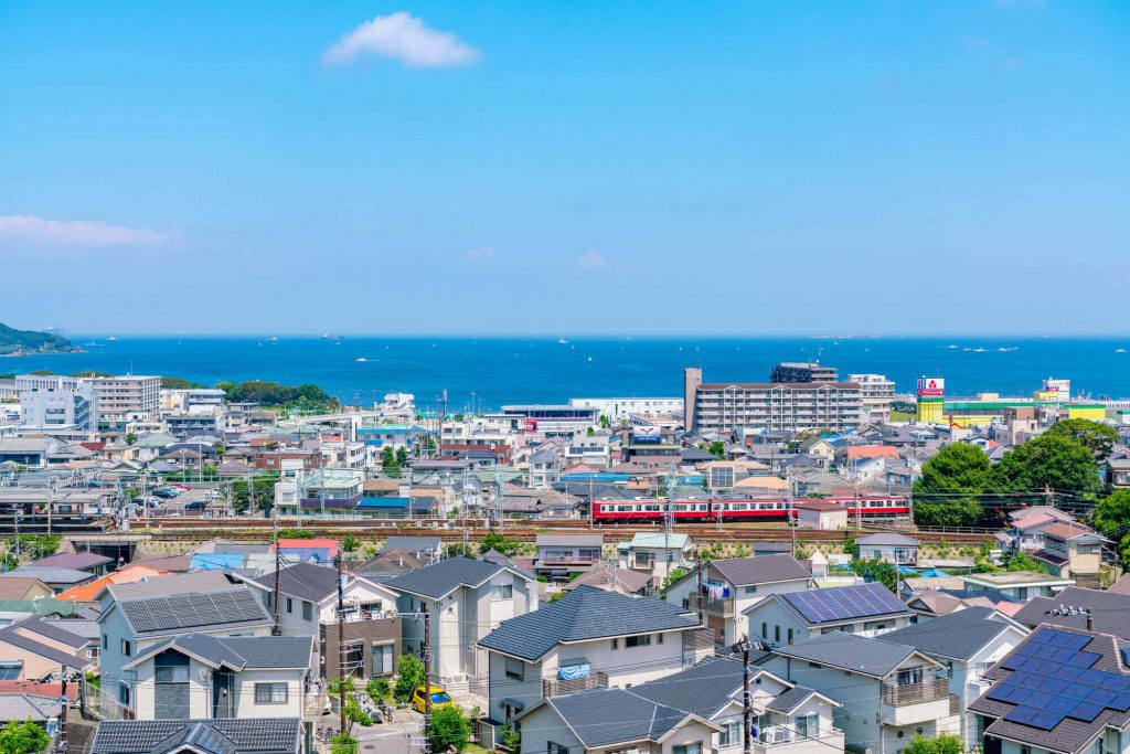 街中を走る電車