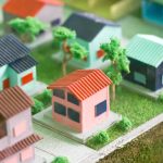 木と家が立ち並ぶ様子の模型