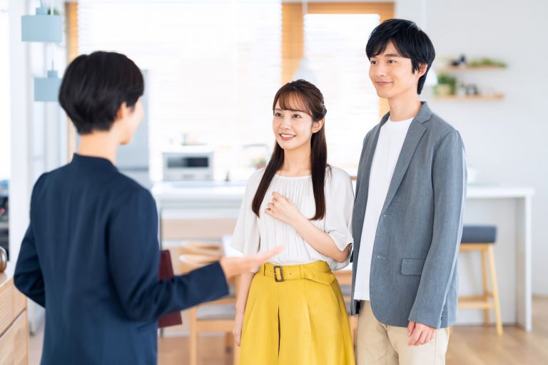 注文住宅メーカー選びで後悔しない！住宅展示場でのチェックポイントと営業担当者に聞くべき質問3つ！